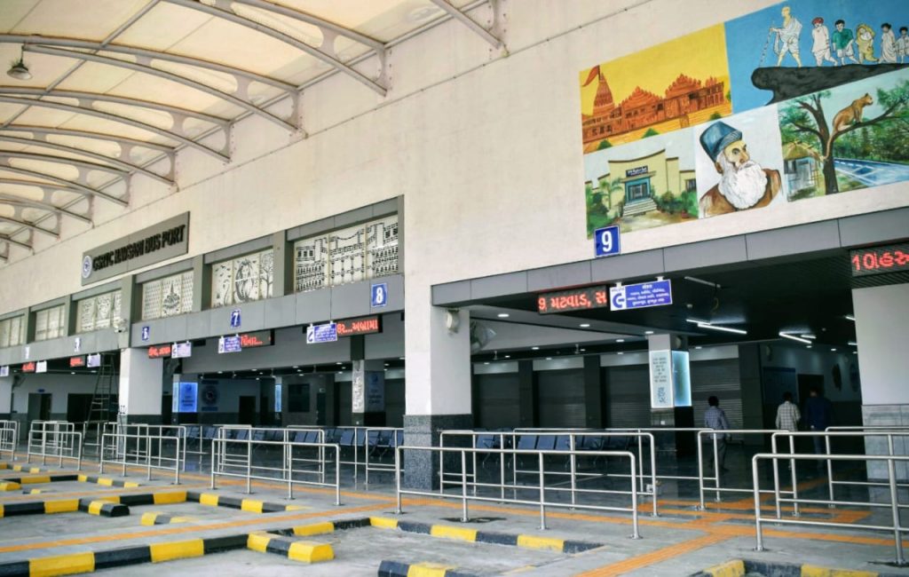 Inauguration of the 13th Advanced Bus Port in Navsari ani 20251125022405